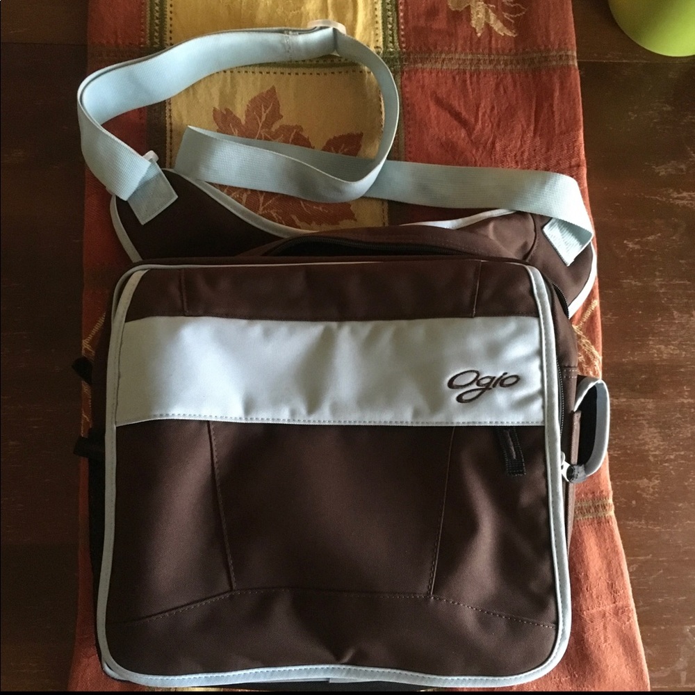 OGIO Road trip messenger bag